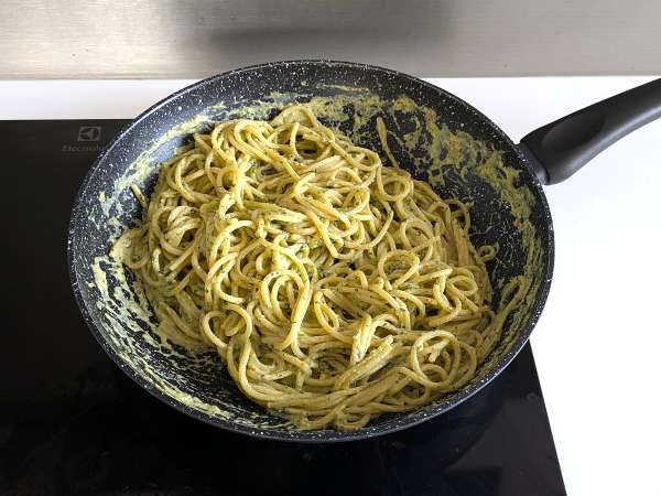 Pasta dengan bunga cukini, ricotta, dan pistachio - Persiapan langkah 6