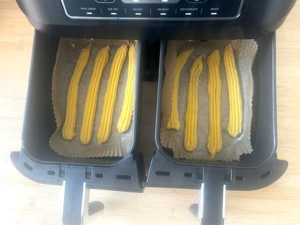 Churros yang dimasak di dalam Air Fryer - Persiapan langkah 6