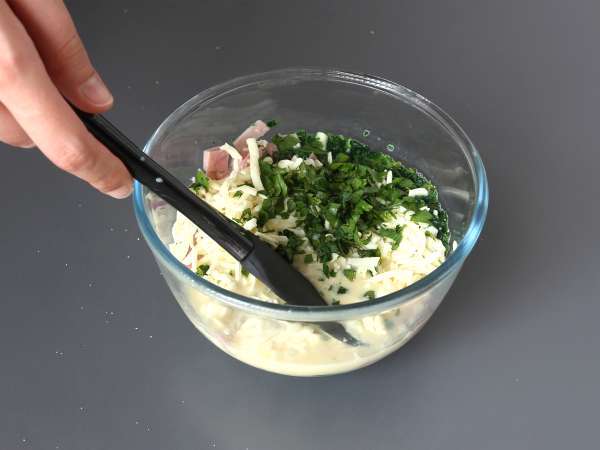 Apa yang harus dilakukan dengan tortilla Gaya kue crinkle ala ham, bayam, dan mozzarella gratin - Persiapan langkah 2