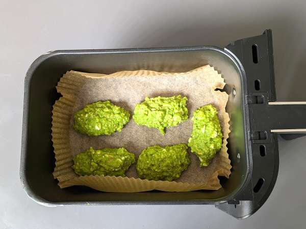 Bakso kacang polong dan feta dalam penggorengan udara: lezat dan sangat cepat disiapkan! - Persiapan langkah 7