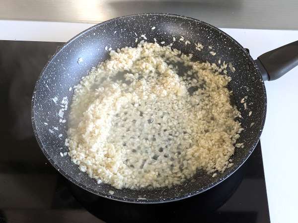 Risotto bit dan gorgonzola: ledakan warna dan rasa yang kuat - Persiapan langkah 5