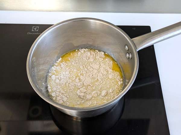 Saus gorgonzola - Persiapan langkah 2