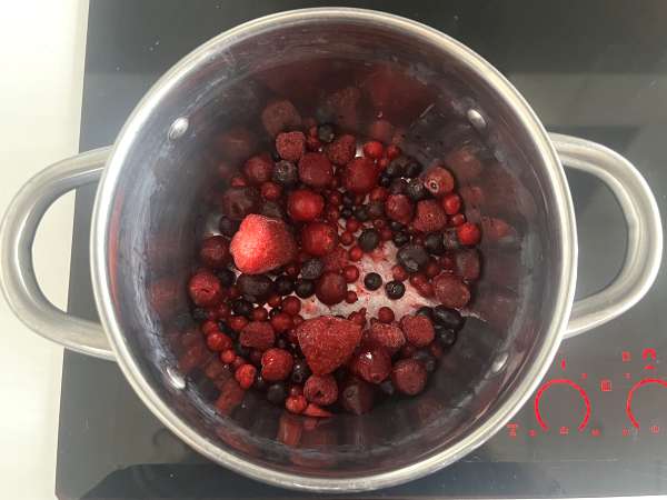 Selai sehat dengan buah beri dan biji chia - Persiapan langkah 1
