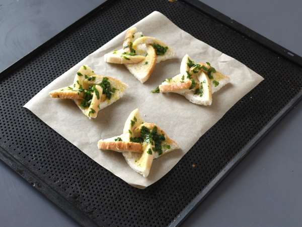 Roti bawang putih gaya bintang dengan roti sandwich - Persiapan langkah 12