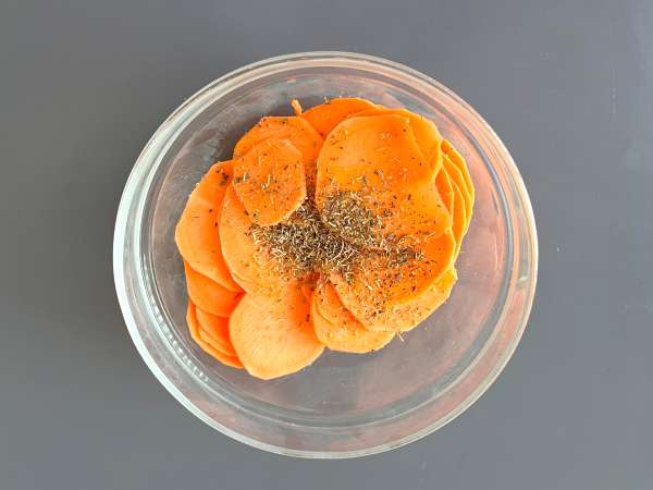 Keripik ubi jalar dalam microwave - Persiapan langkah 2