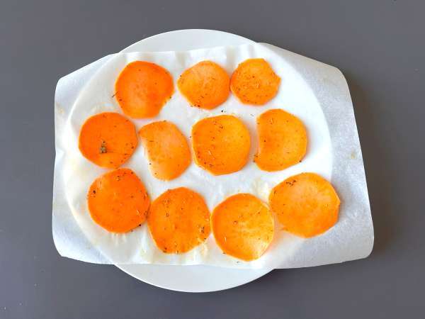 Keripik ubi jalar dalam microwave - Persiapan langkah 3