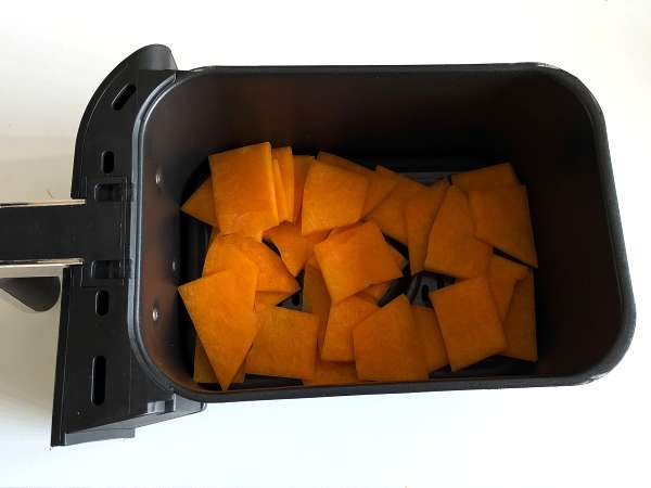 Keripik labu dalam penggorengan udara: ringan dan lezat - Persiapan langkah 3