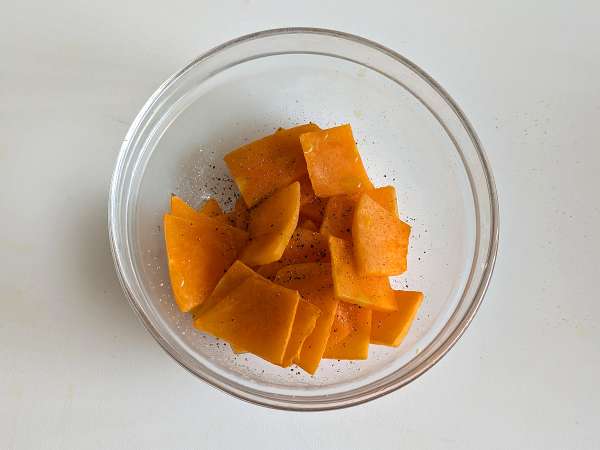 Keripik labu dalam penggorengan udara: ringan dan lezat - Persiapan langkah 4
