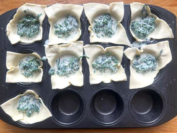 Kue puff bayam dan keju kambing mini - Persiapan langkah 8