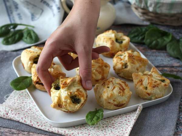 Kue puff bayam dan keju kambing mini - Persiapan langkah 10