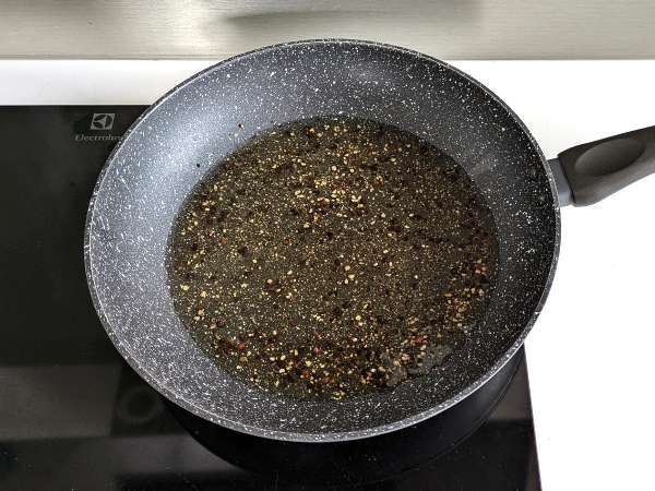 Spaghetti cacio e pepe: 3 bahan, ledakan rasa! - Persiapan langkah 3