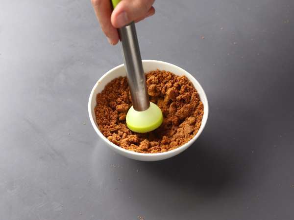 Gelas bergaya Banoffee, untuk para penggemar pisang dan karamel - Persiapan langkah 2