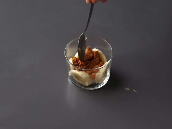 Gelas bergaya Banoffee, untuk para penggemar pisang dan karamel - Persiapan langkah 4