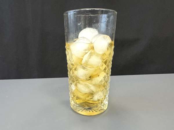 Martini Spritz bebas alkohol, koktail bunga yang manis untuk minuman beralkohol - Persiapan langkah 2