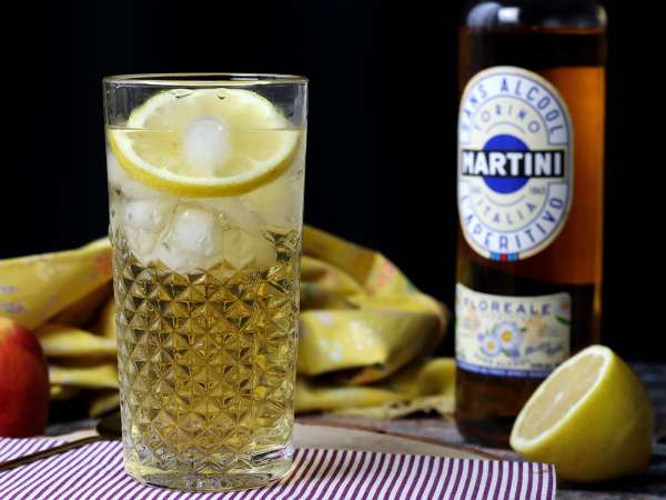 Martini Spritz bebas alkohol, koktail bunga yang manis untuk minuman beralkohol - Persiapan langkah 5