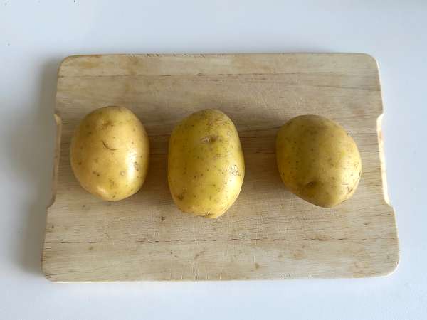 Keripik kentang yang dibuat dalam microwave - Persiapan langkah 1