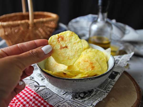 Keripik kentang yang dibuat dalam microwave - Persiapan langkah 8