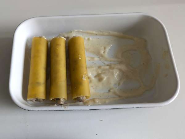 Jamur dan sosis Cannelloni: hidangan pertama yang kaya dan lezat - Persiapan langkah 11