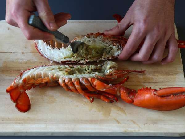 Lobster panggang dengan peterseli dan lemon: kesederhanaan dan kecanggihan di meja. - Persiapan langkah 3