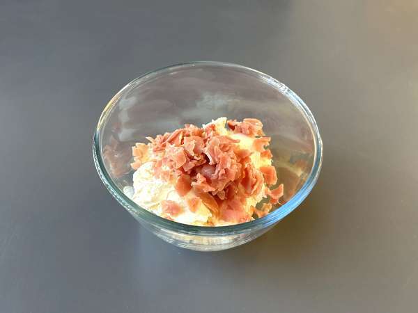 Salami krim keju dengan aprikot dan almond: hidangan pembuka pesta yang sempurna! - Persiapan langkah 1