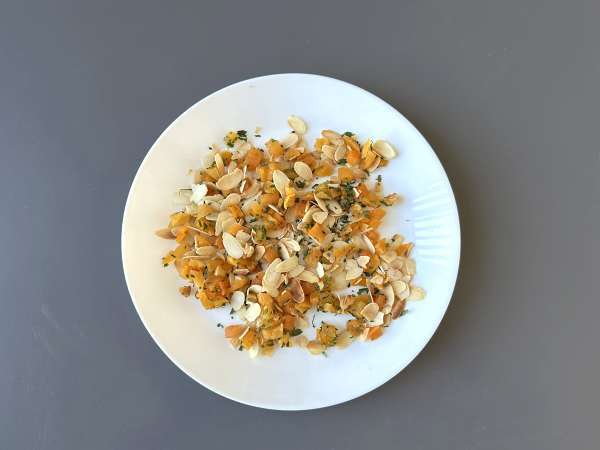 Salami krim keju dengan aprikot dan almond: hidangan pembuka pesta yang sempurna! - Persiapan langkah 4