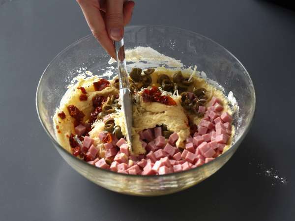 Ham, zaitun, dan kue tomat kering dengan skyr - Persiapan langkah 3