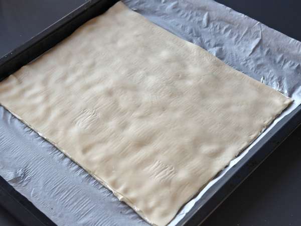 Gigitan puff pastry yang cepat dan mudah untuk minuman beralkohol yang lezat! - Persiapan langkah 2