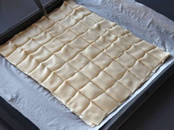 Gigitan puff pastry yang cepat dan mudah untuk minuman beralkohol yang lezat! - Persiapan langkah 3