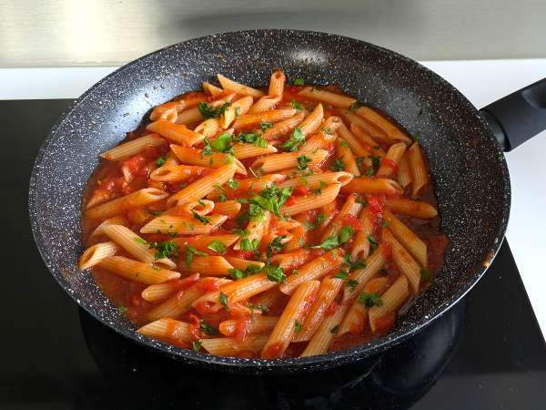 Penne all'arrabbiata: hidangan klasik Italia yang menghangatkan hati! - Persiapan langkah 6
