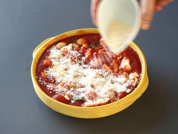 Gratin gnocchi tomat dan mozzarella yang cepat dan nyaman - gnocchi alla sorrentina di dalam oven - Persiapan langkah 5