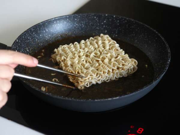 Cara memasak mie jeruk nipis buldak habanero, resep dengan ayam yang diasinkan! - Persiapan langkah 9