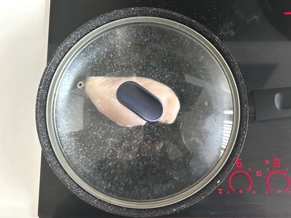 Bagaimana cara menggoreng dada ayam? - Persiapan langkah 2