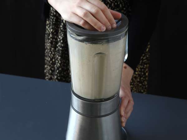 Smoothie kopi dan kurma untuk membangunkan Anda! - Persiapan langkah 2