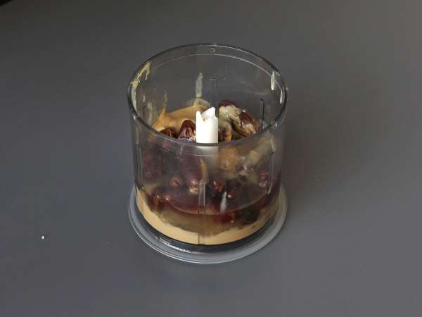 Fudge kurma, sebuah kotak kecil yang penuh energi dan rasa! - Persiapan langkah 2