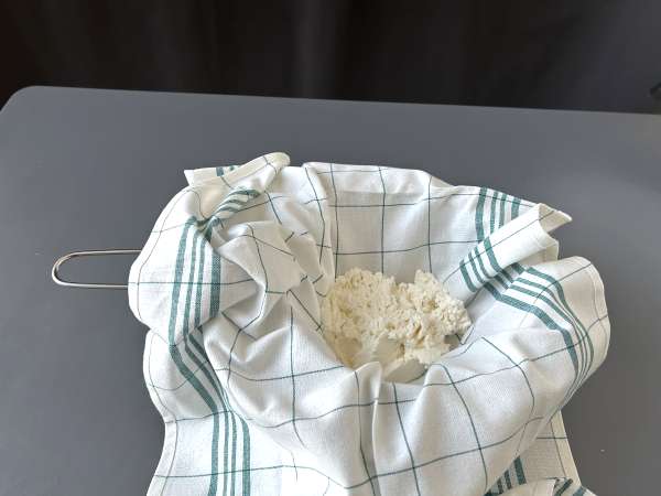 Bayam dan ricotta malfatti, resep pasta buatan sendiri yang mudah dan tidak perlu diuleni - Persiapan langkah 1