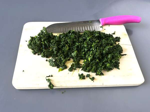 Bayam dan ricotta malfatti, resep pasta buatan sendiri yang mudah dan tidak perlu diuleni - Persiapan langkah 2