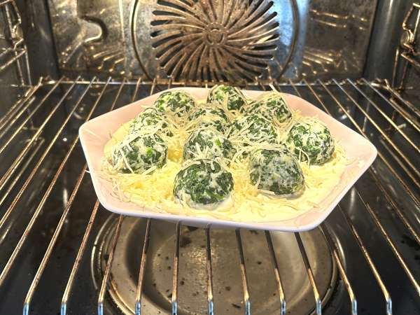 Bayam dan ricotta malfatti, resep pasta buatan sendiri yang mudah dan tidak perlu diuleni - Persiapan langkah 8