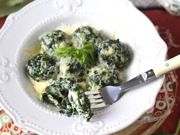 Bayam dan ricotta malfatti, resep pasta buatan sendiri yang mudah dan tidak perlu diuleni - Persiapan langkah 9