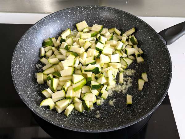 Lasagna cukini yang lembut: resep vegetarian terbaik untuk dicoba! - Persiapan langkah 4