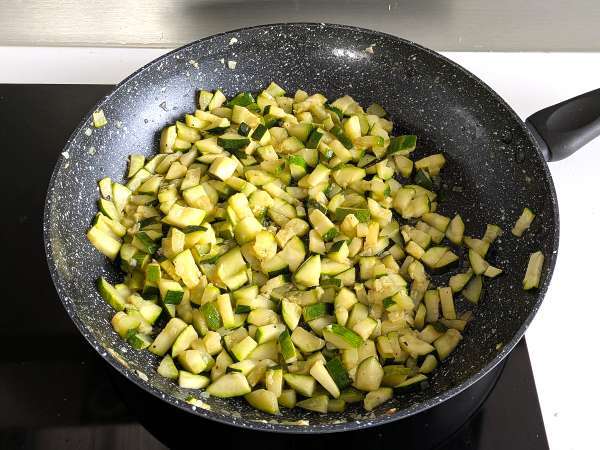 Lasagna cukini yang lembut: resep vegetarian terbaik untuk dicoba! - Persiapan langkah 5