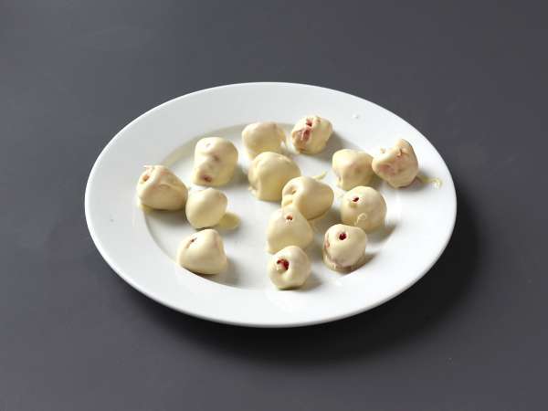 Gigitan raspberry, cokelat putih, dan cokelat ruby ala Franui - Persiapan langkah 3