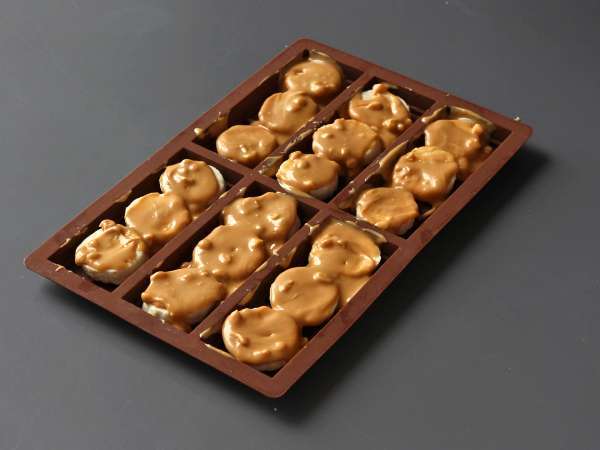 Pisang mini, selai kacang, dan cokelat batangan, sangat lezat tanpa tambahan gula - Persiapan langkah 3