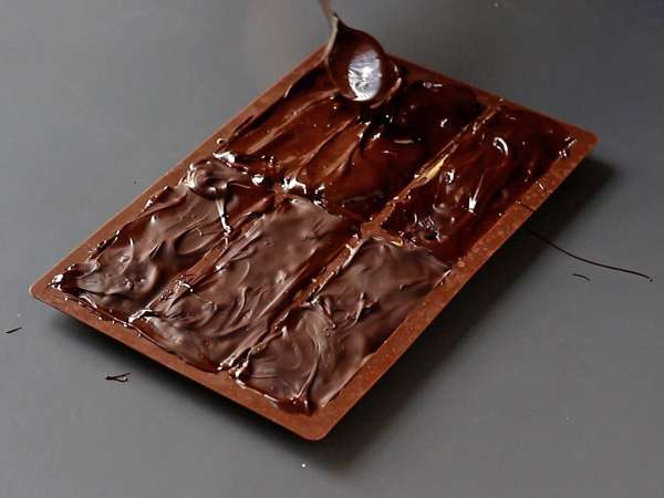 Pisang mini, selai kacang, dan cokelat batangan, sangat lezat tanpa tambahan gula - Persiapan langkah 4