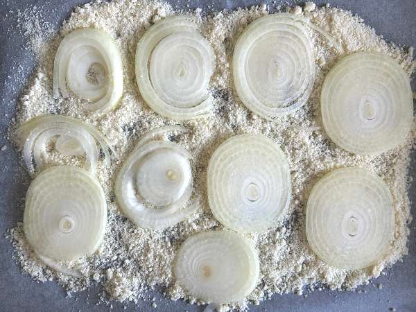 Keripik bawang bombay dan parmesan buatan sendiri yang super renyah - Persiapan langkah 3