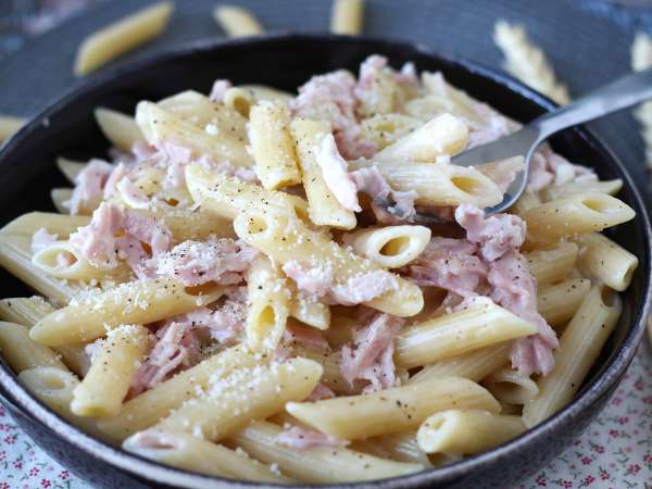 Pasta krim dan ham: lembut, cepat, dan sangat menarik! - Persiapan langkah 7