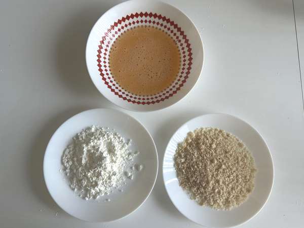 Ayam dilapisi tepung roti di Air Fryer: mudah dan siap dalam 20 menit - Persiapan langkah 2