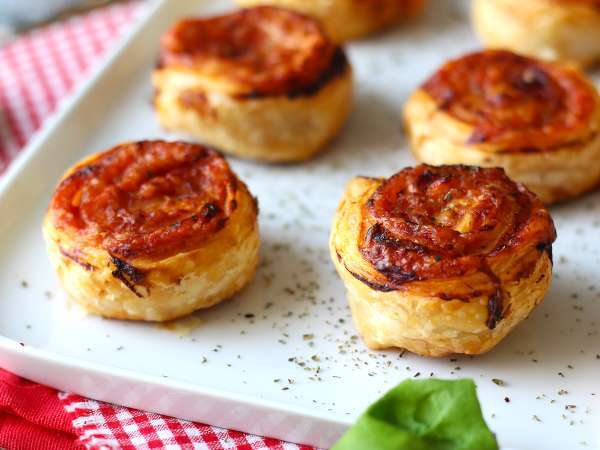 Gulungan puff pastry dalam penggorengan udara: resep cepat dan mudah - Persiapan langkah 8