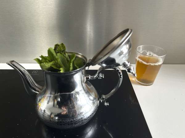 Cara menyiapkan teh peppermint Maroko yang otentik - Persiapan langkah 4