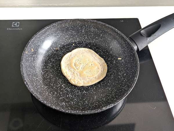 Pancake vegan lembut dengan telur rami: resep mudah dan bebas telur - Persiapan langkah 8