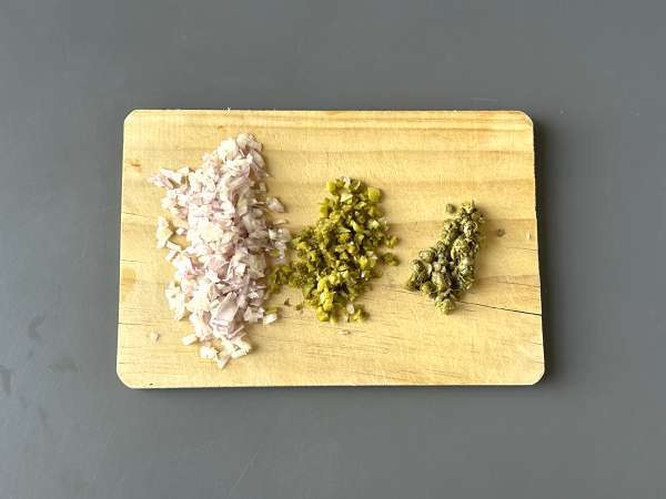 Tartar de fuet: versi ekspres dari steak tartar klasik - Persiapan langkah 2